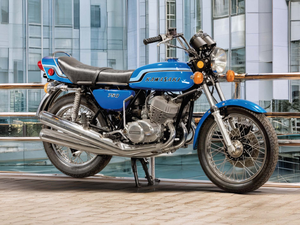 7: Kawasaki H2 750 Pearl Candytone Blue